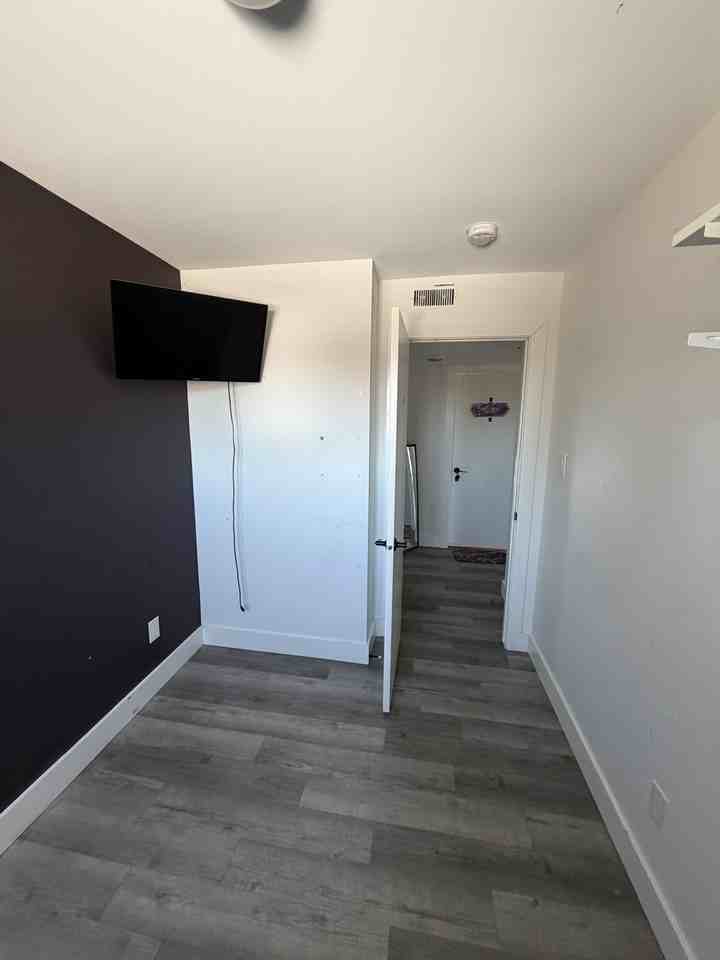 227 Blackburn Ave - Photo 6 of 6