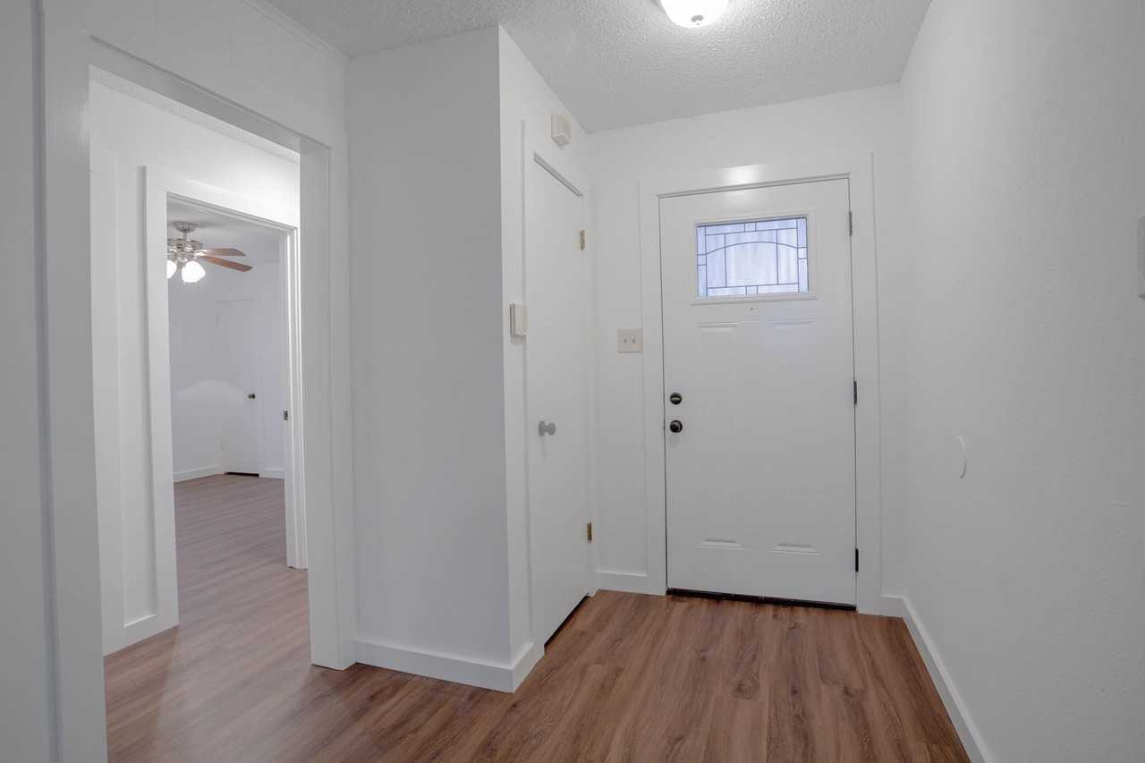 2800 Bushnell Dr - Photo 3 of 24