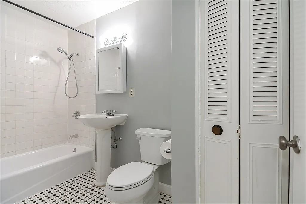 46 Adams St #B4 - Photo 4 of 11