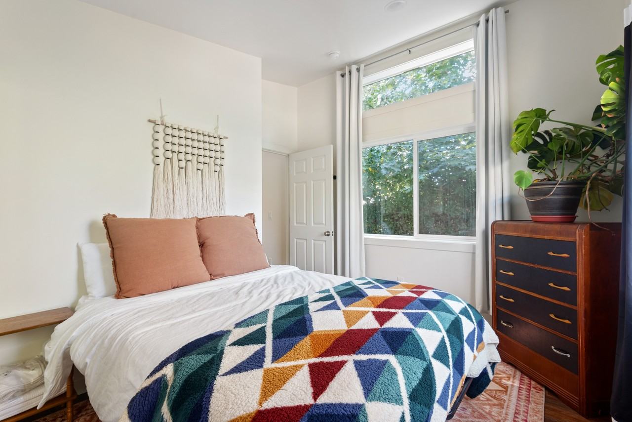 1919 Se 80th Ave #B - Photo 3 of 19