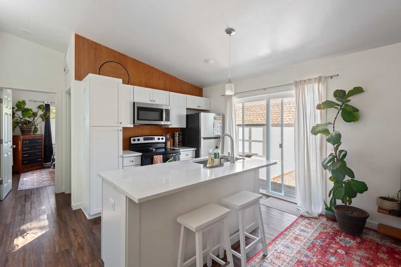 1919 Se 80th Ave #B - Photo 4 of 19