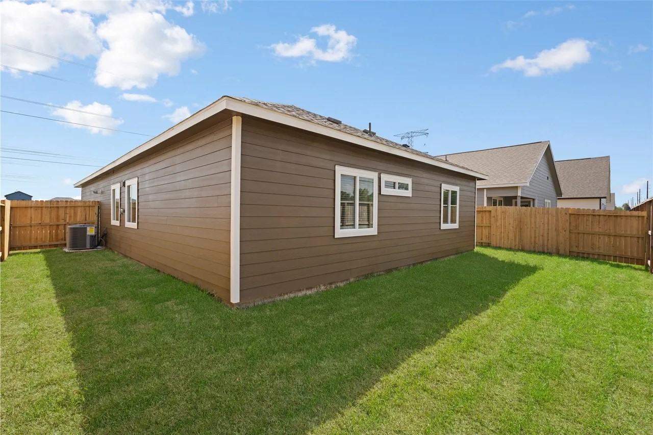 1127 Santee Ct - Photo 6 of 20