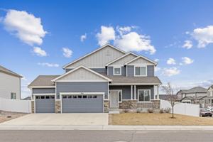 featured image of 1661 Northcroft Dr