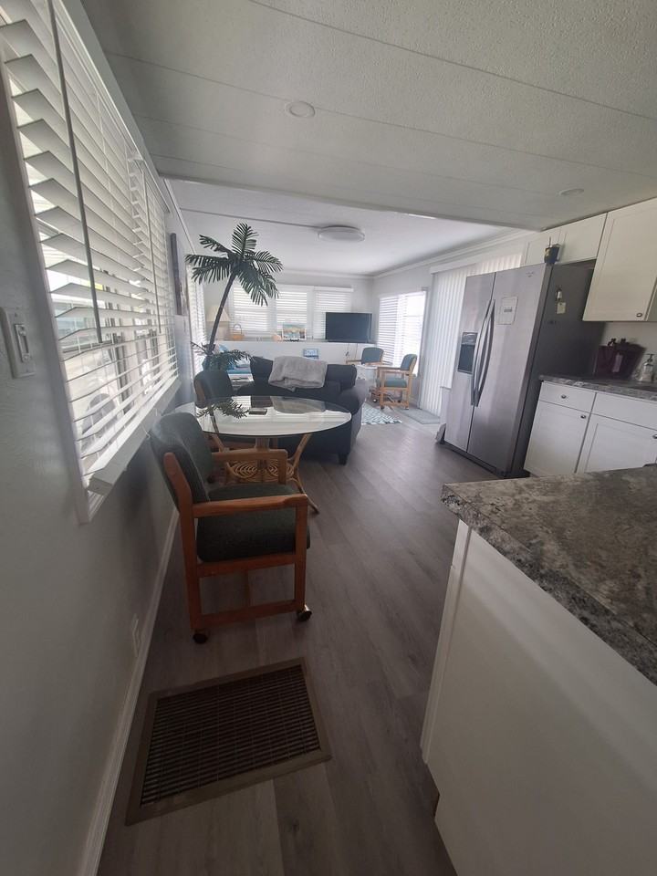 115 Sun Cir #115 - Photo 3 of 11