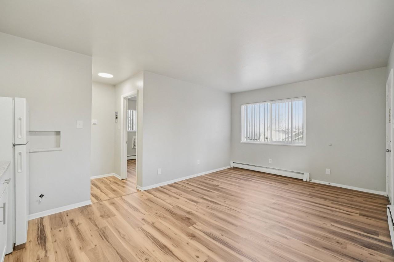 319 E Brookside St #22 - Photo 7 of 8