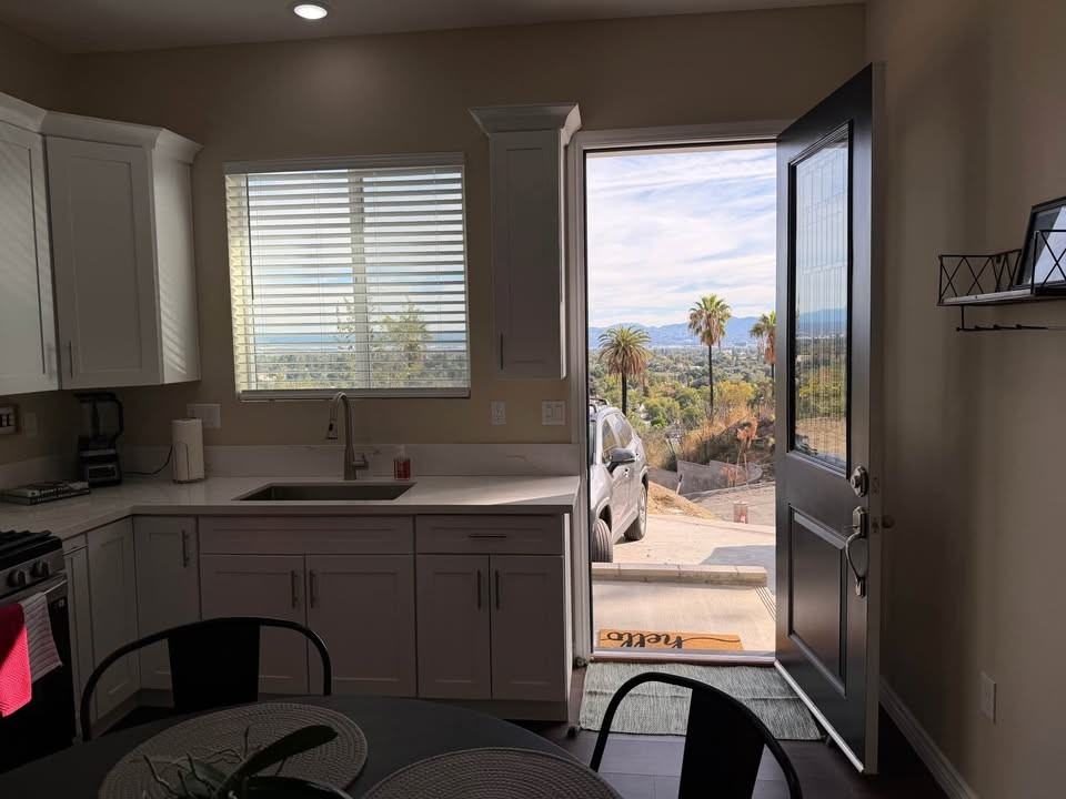 862 Vista Dr #3 - Photo 5 of 16