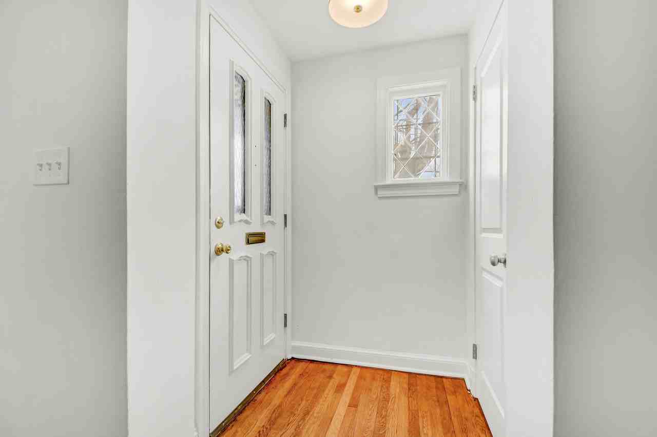 4232 14th St Ne - Photo 2 of 19