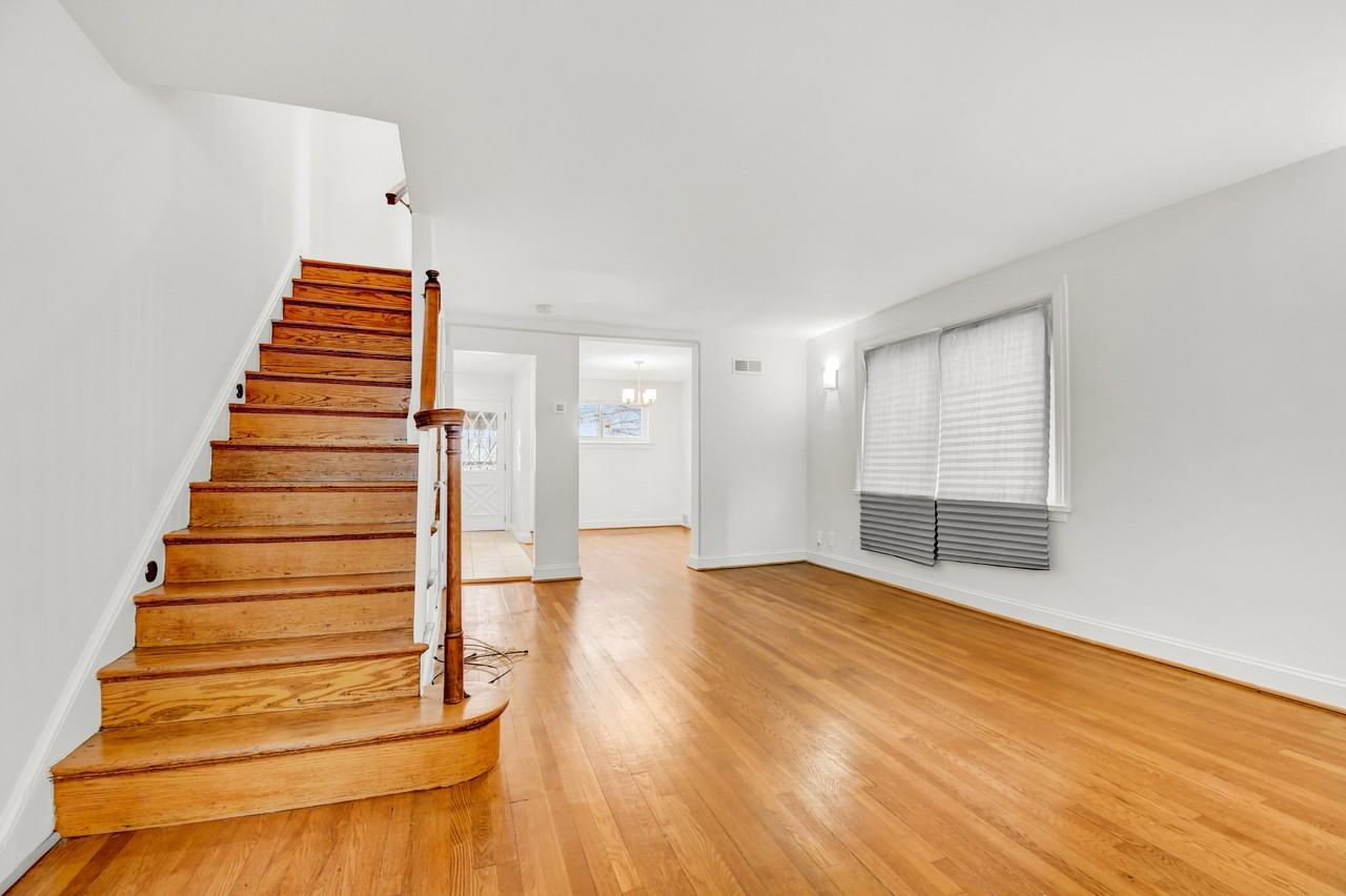 4232 14th St Ne - Photo 3 of 19