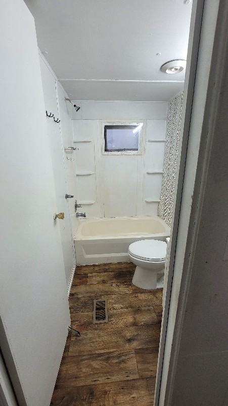 1320 English Tavern Rd - Photo 3 of 12