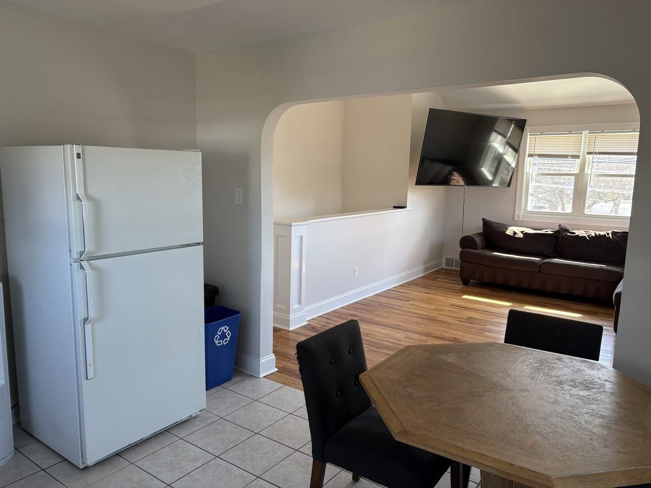 533 W Kings Hwy #B - Photo 5 of 10