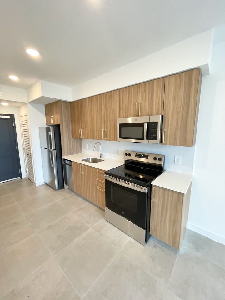 1940 Van Buren St #45