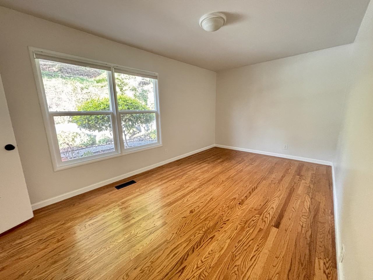 18733 Stanton Ave - Photo 6 of 16