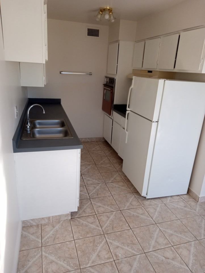 2606 Lynnwood St #17 - Photo 3 of 6