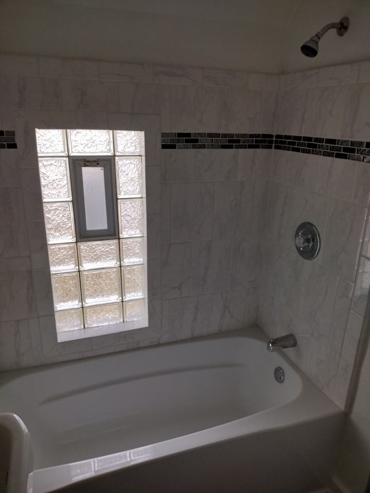 8242 W Cold Spring Rd - Photo 2 of 20