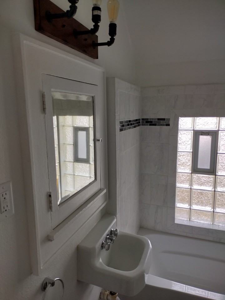 8242 W Cold Spring Rd - Photo 3 of 20