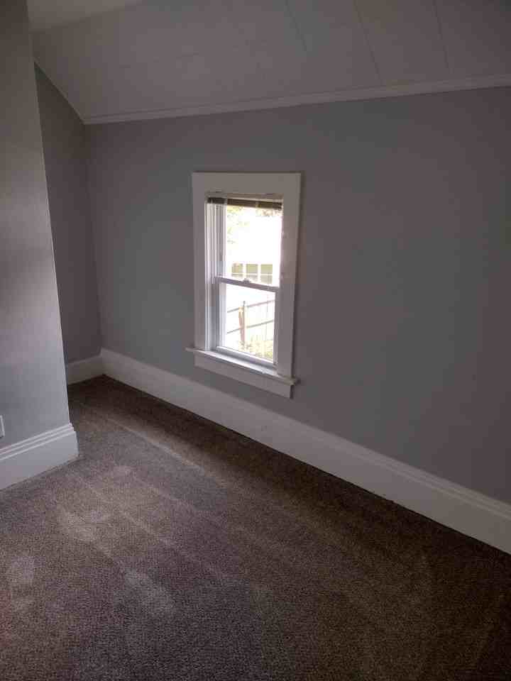 8242 W Cold Spring Rd - Photo 5 of 20