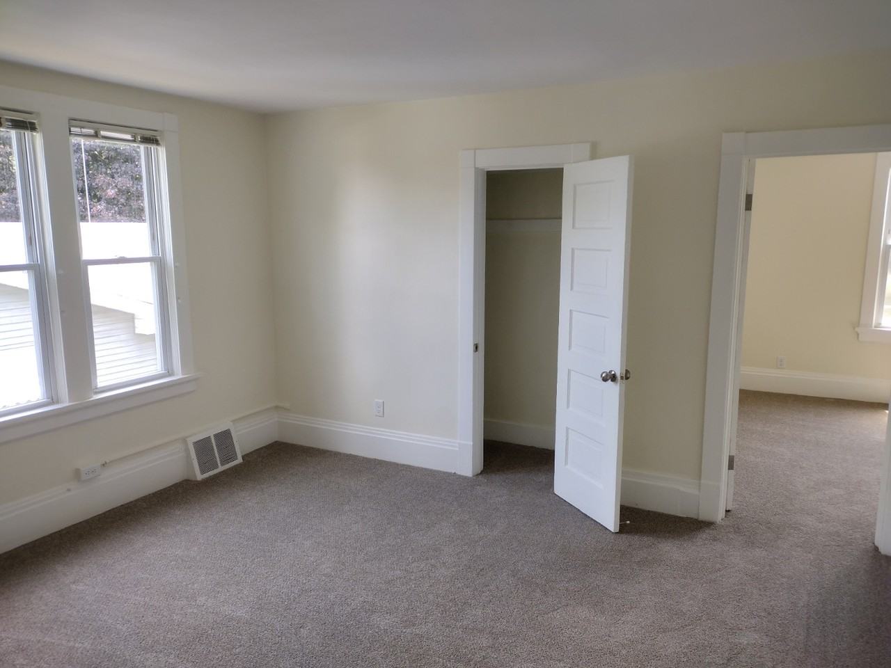 8242 W Cold Spring Rd - Photo 7 of 20