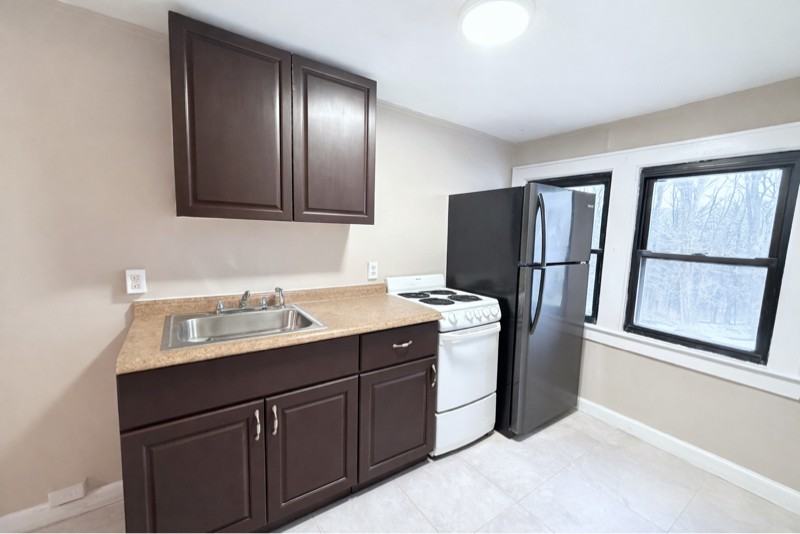 210 Cromwell Hill Rd #2 - Photo 3 of 4