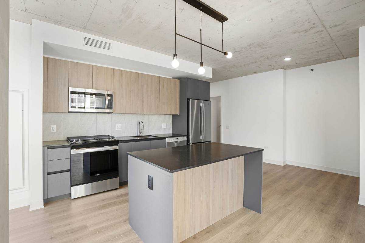 258 W Polk St - Photo 2 of 17