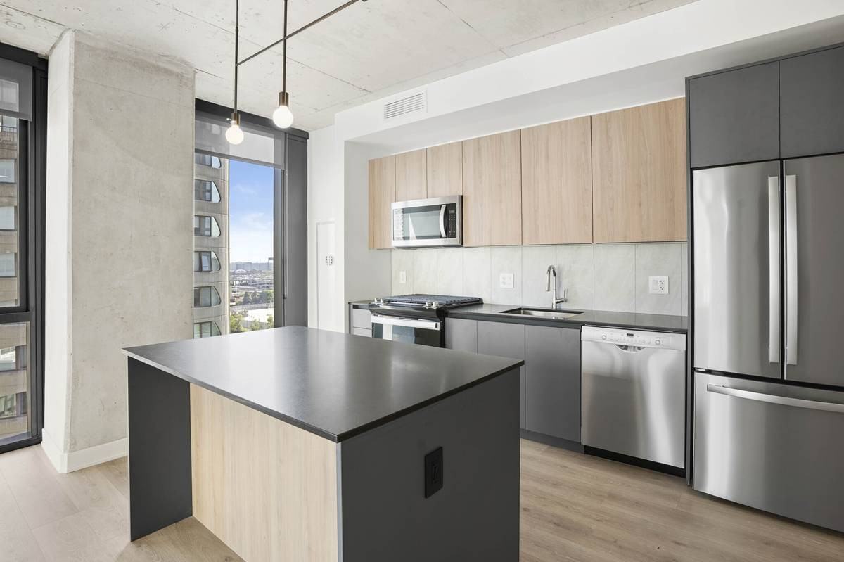 258 W Polk St - Photo 5 of 17