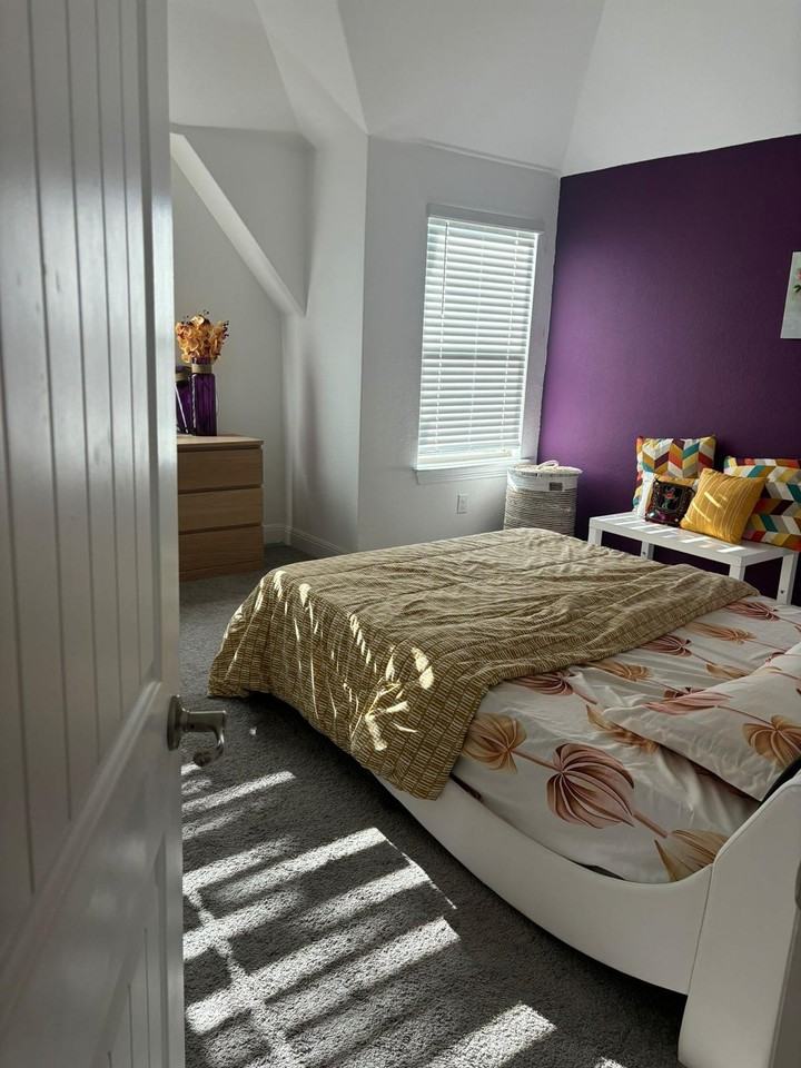 2812 Stone Branch Dr - Photo 3 of 4