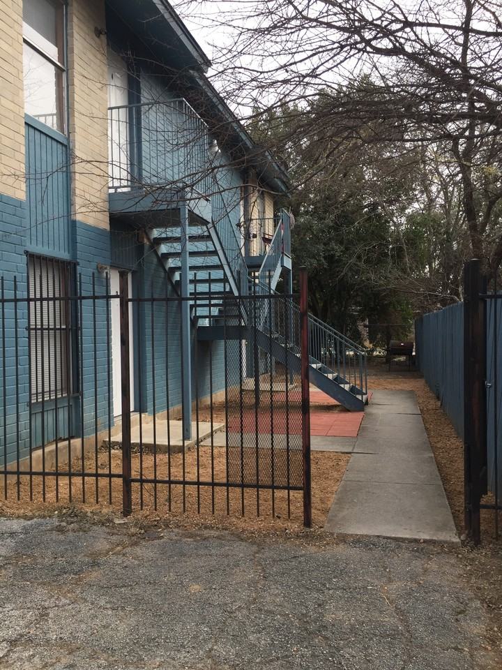 10910 Baltic Dr #1 - Photo 2 of 11