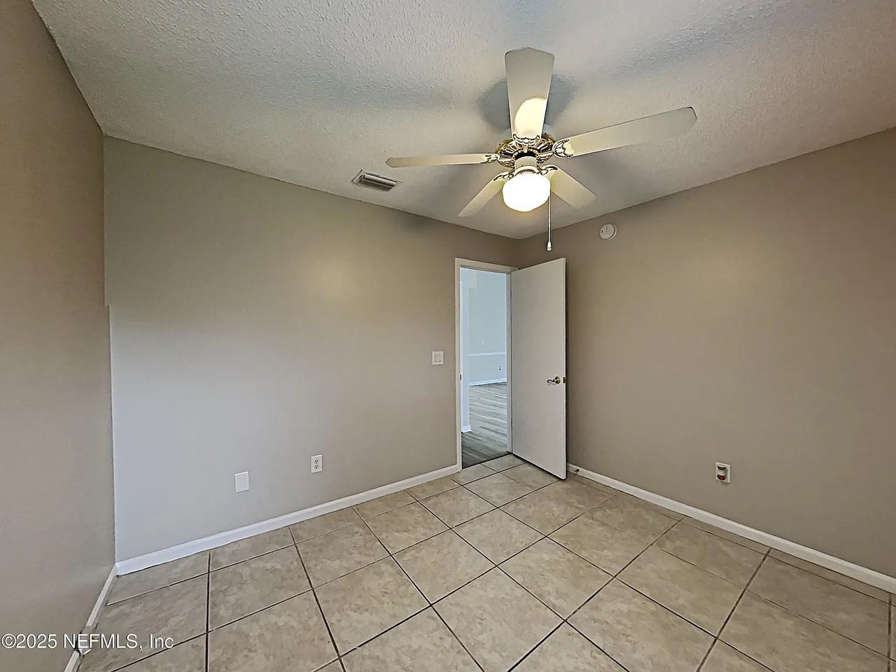 11538 Sweetwater Oaks Dr W - Photo 7 of 7