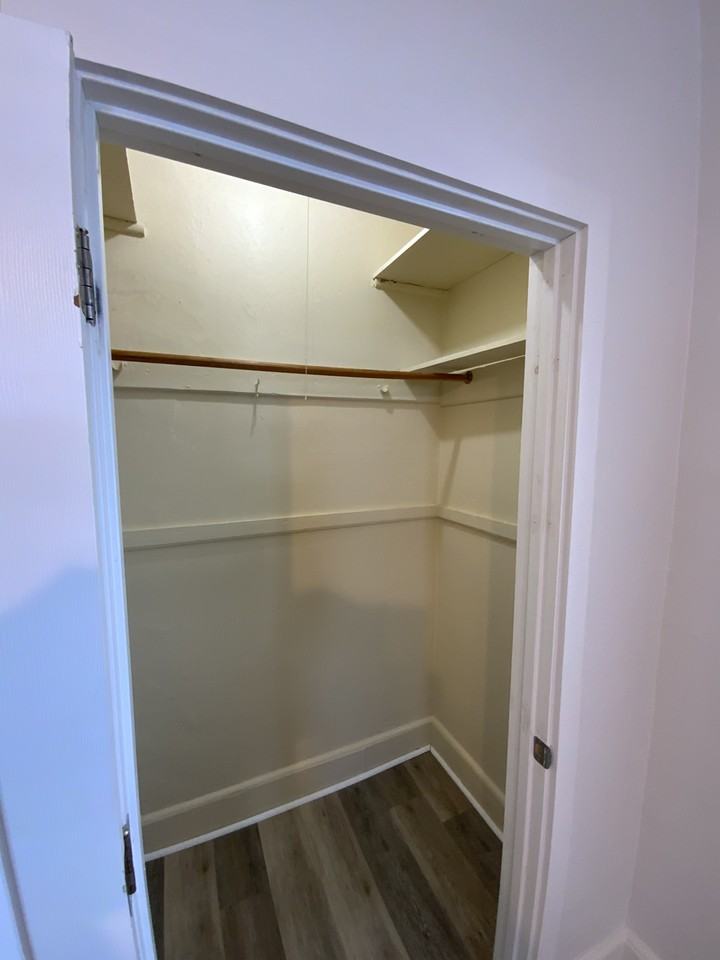 518 N Story St - Photo 6 of 8