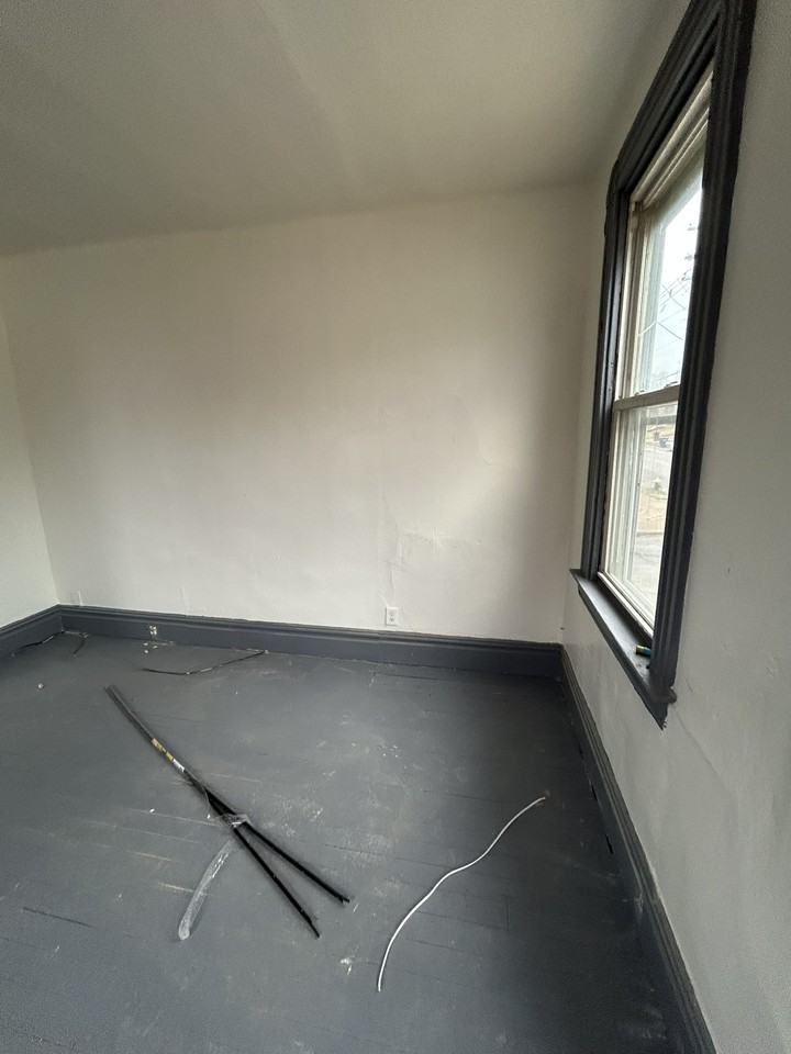 1126 Mclaran Ave - Photo 2 of 15