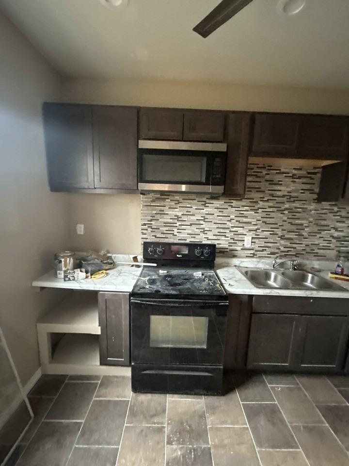 1126 Mclaran Ave - Photo 7 of 15