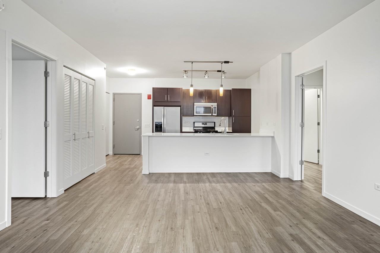 3778 N Halsted St - Photo 2 of 19