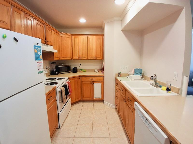 1533 N Riverside Ave #32 - Photo 5 of 16