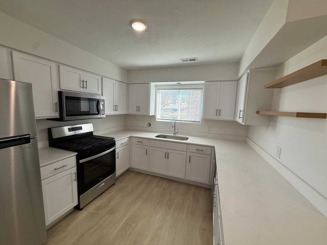 Aksarben Flats - Photo 6 of 35