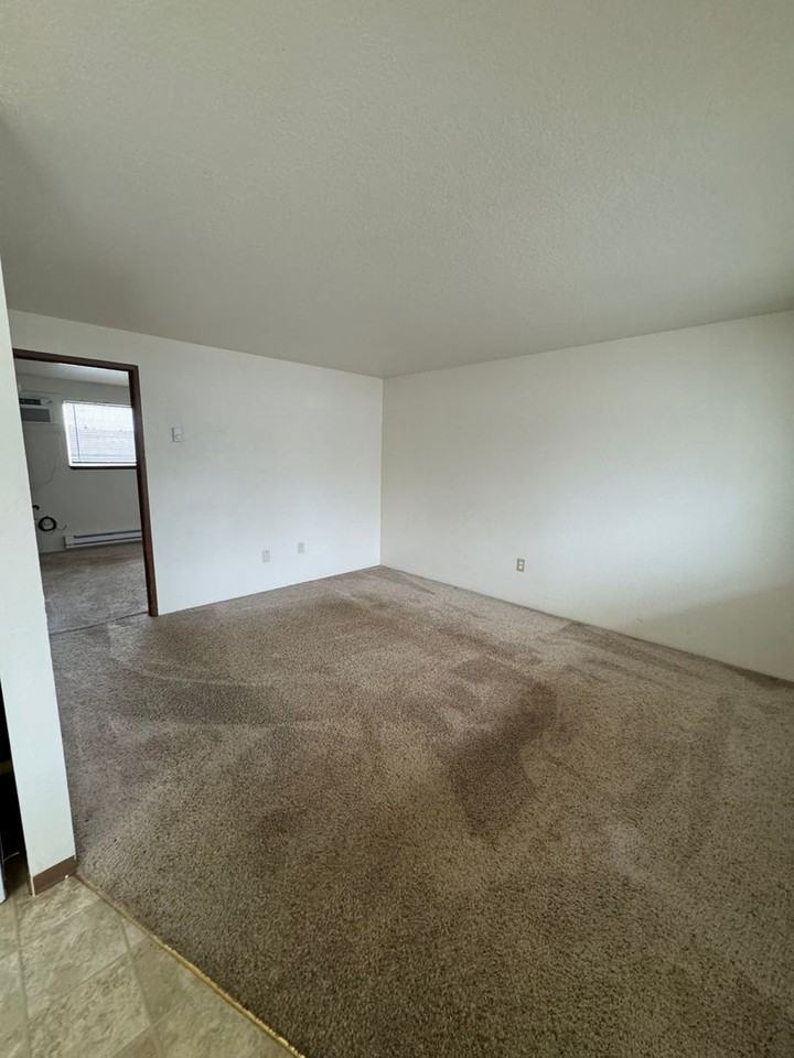 WILD3032 - Photo 2 of 6