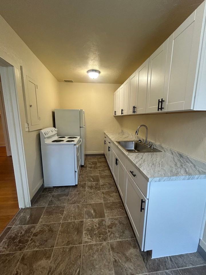 525 Nw Monroe Ave #210 - Photo 5 of 6