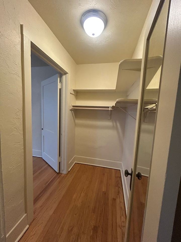 525 Nw Monroe Ave #210 - Photo 3 of 6