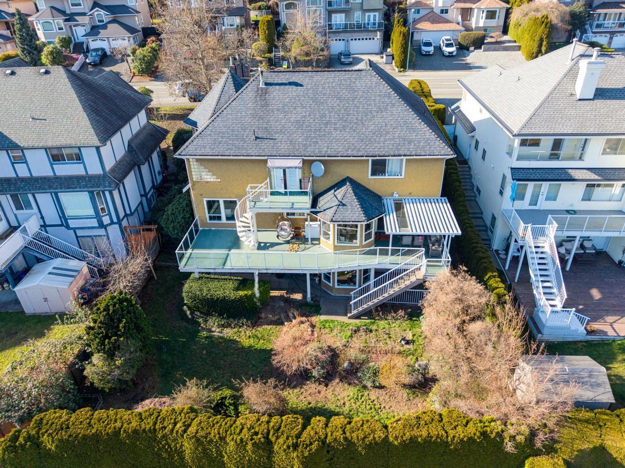 2268 Leclair Drive - Photo 4 of 33