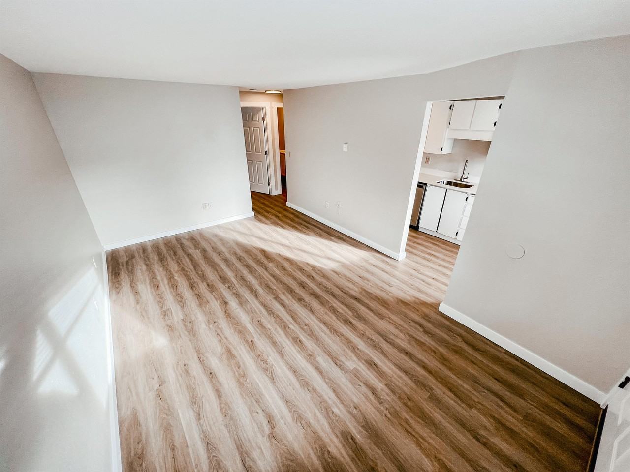 12233 117th Ave E Apt 3 #12233-3 - Photo 5 of 15