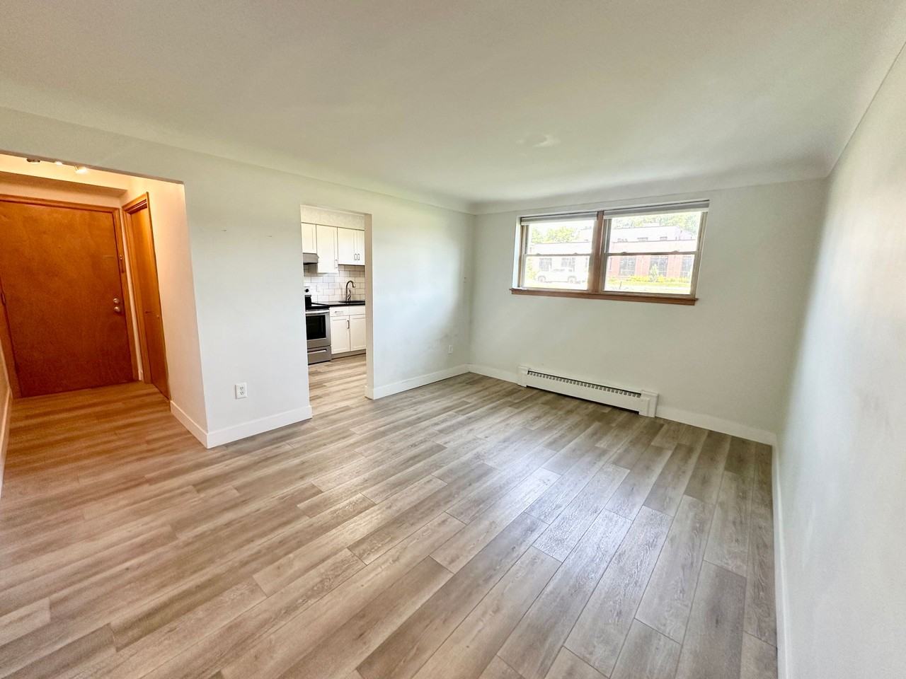 636 Larpenteur Apartments! - Photo 5 of 17