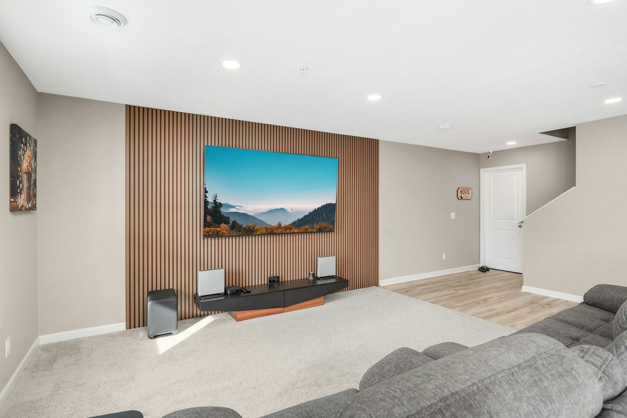 20032-A 62nd Place - Photo 3 of 40