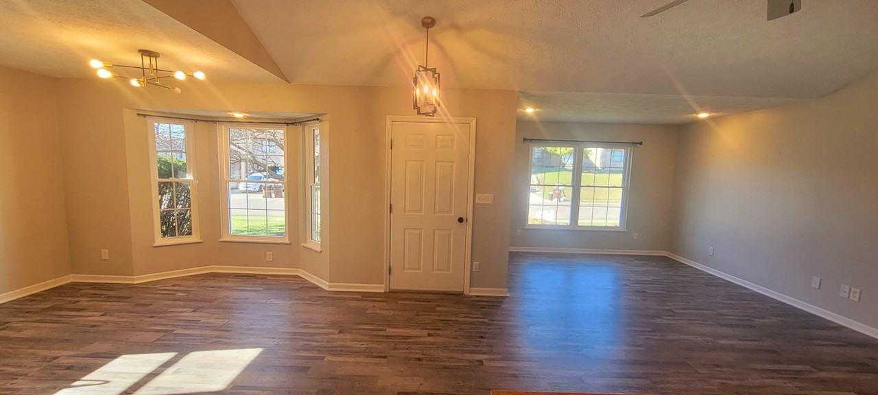 470 Yale Drive, Unit B - Photo 4 of 15