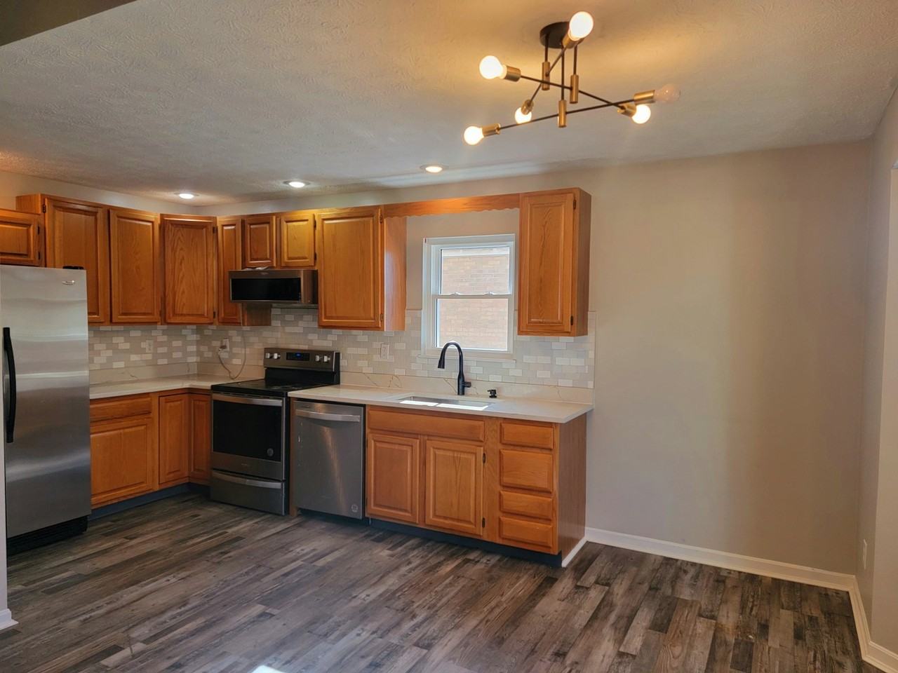 470 Yale Drive, Unit B - Photo 5 of 15