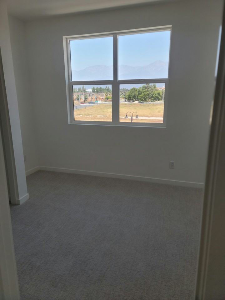 4061 East Luna Paseo, Unit C - Photo 5 of 5