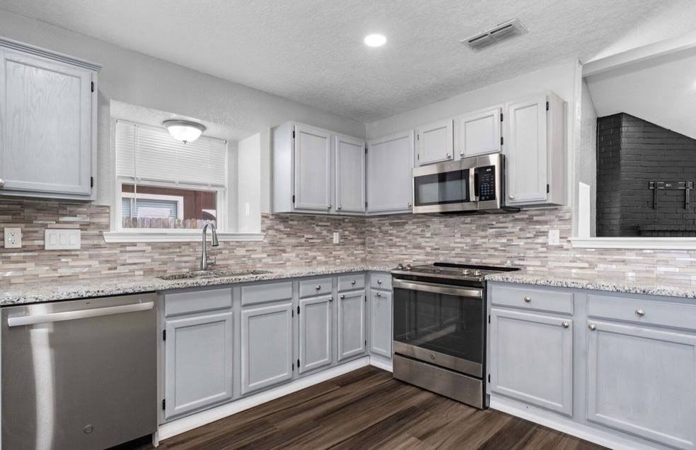 6909 Quail Lake Drive - Photo 3 of 16