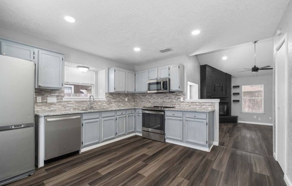 6909 Quail Lake Drive - Photo 4 of 16