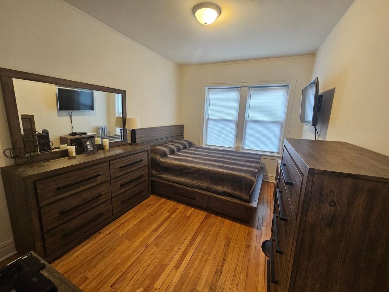 5354 N Kimball Ave - Photo 3 of 15