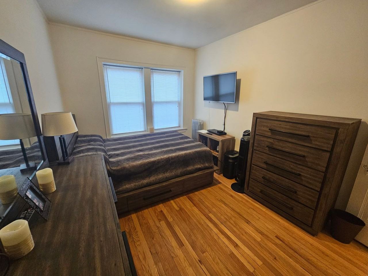 5354 N Kimball Ave - Photo 4 of 15