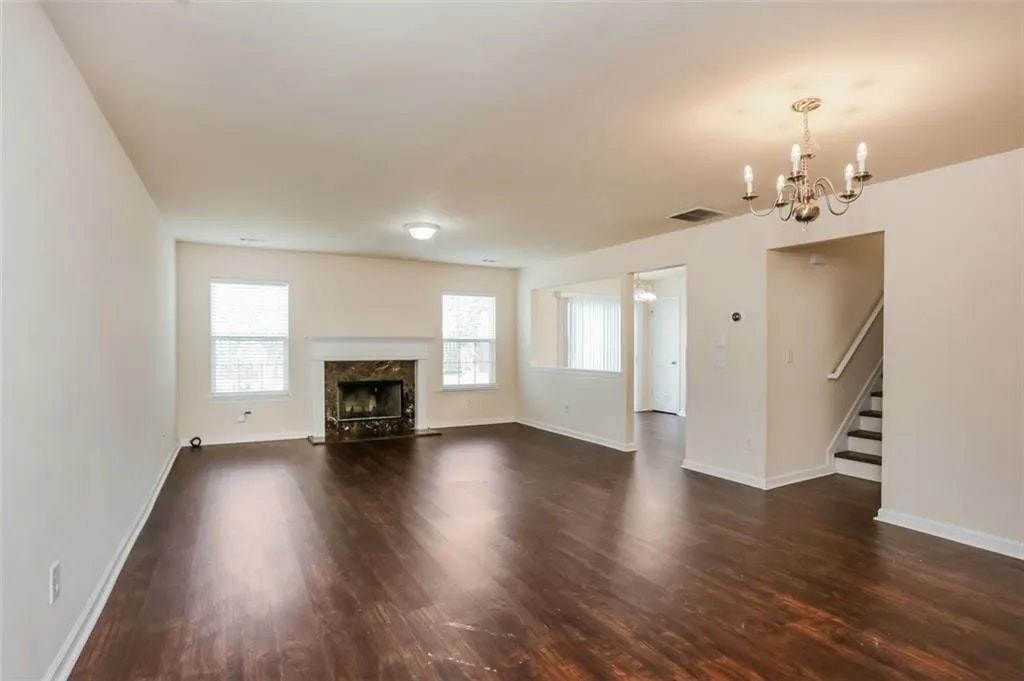 2865 Mayfair Drive - Photo 2 of 15