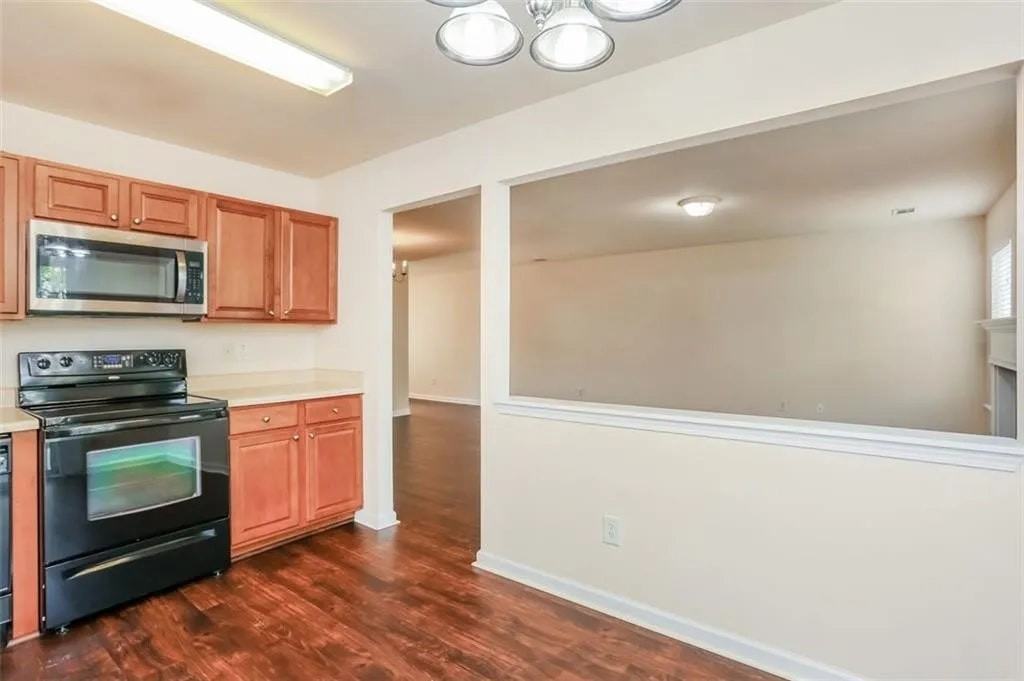 2865 Mayfair Drive - Photo 6 of 15