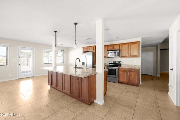 2715 S Rita Lane - Photo 5 of 28